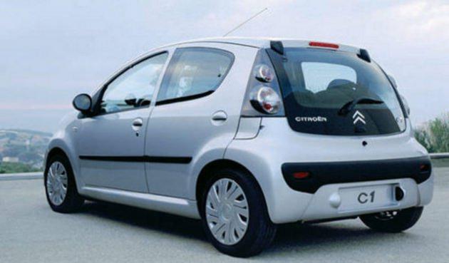 <p>1- CITROEN C1 1.0 Küçük sınıfta 4.1 lt/100 km yakıt tüketimiyle en cimri otomobil.</p>
