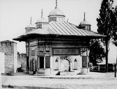 <p>Taksim civarındaki çeşmenin resm-i küşadı (açılışı), 1902</p>