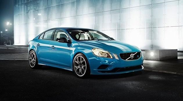 Volvo S60 DRIVe Sınıfı: D - 115 hp, 290 nm - Powershift, 6 ileri, tam otomatik Ortalama Tüketim: 4,3 Başlangıç Fiyatı: 87.560 YORUM: D sınıfındaki tek Premium seçenek. Fiyat yüksek olsa da kalitesi de aynı oranda yüksek. Powershift şanzıman çok başarılı