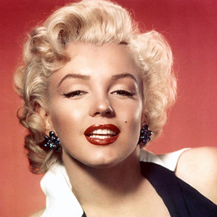 <p><strong>MARILYN MONROE</strong></p>
