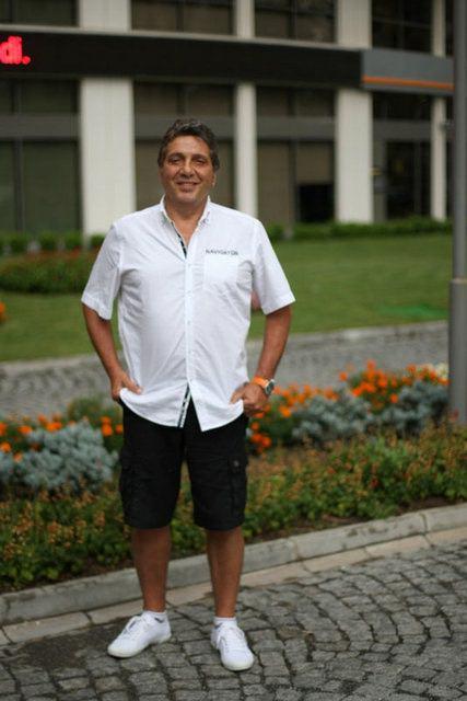<p>ÜMİT AKTAN "Gollerimizi Hagi ile Arif attı sayın seyirciler. Bu tablo bana büyük Türk bestecisi Hacı Arif Bey'i hatırlatıyor nedense..." (Grasshoppers-Galatasaray maçında)</p>