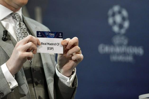<p>Bu maçtan birkaç gün sonra çekilen kurada temsilcimizin çeyrek finaldeki rakibi bir dünya deviydi. Steve McManaman'ın elleri, Galatasaray ile Real Madrid'i eşleştirmişti.</p>