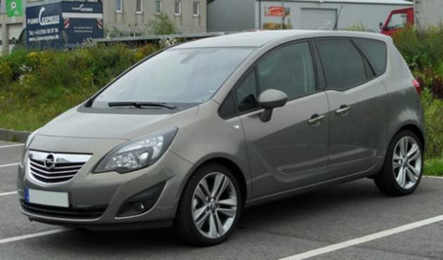 <p>Opel Meriva 1.4 100 Km'de 6.1lt yakıt tüketiyor.</p>

