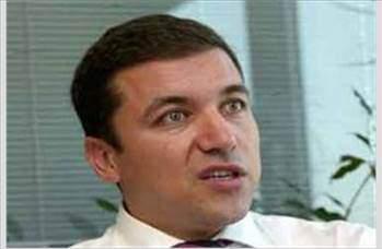 <p>İsmail Küçükkaya<br />Kalitesi düşük, heyecanı büyük maçtı. Fenerbahçe kazanmayı daha çok istedi; daha fazla mücadele etti ve kazanmayı haketti.</p>