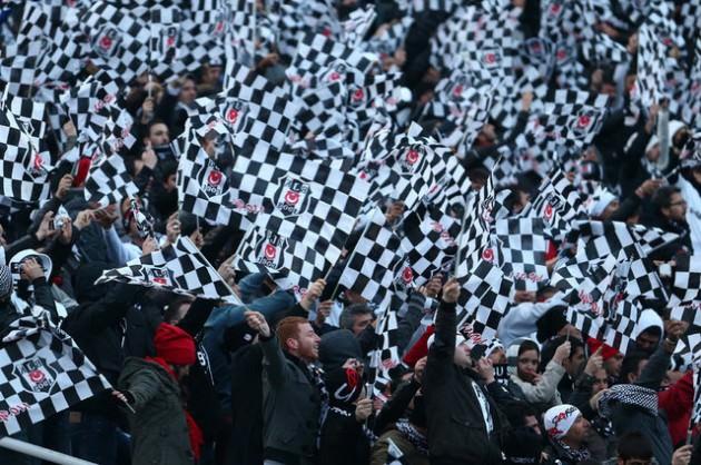 <p>Kocaeli: %32 FB - %31 GS - %22 BJK</p>