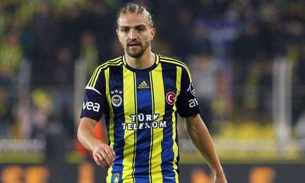 <p><strong>Caner Erkin, Fenerbahçe</strong><br />Sarı lacivertli takımda Caner belirsizliği sürüyor. Son gelişmeler sözleşme yenileme görüşmelerinin şampiyonluk sonrasına kaldığı yönünde ancak Liverpool, Manchester United gibi İngiliz devlerinin peşinde olduğu Caner'i tutmak kolay olmayabilir.</p>