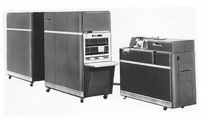 <p>O yıllarda güzergah belirlemeleri için yapılan hesaplar 3-4 ay sürerken "IBM 650" ile bu süre 1 saate iniyordu.</p>
