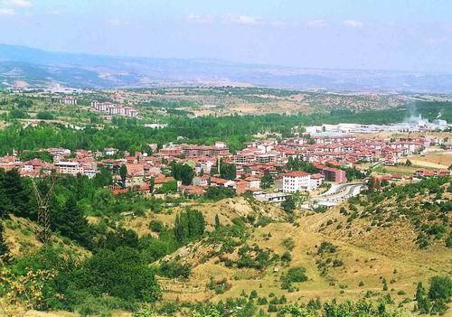 <p><strong>Söğütte tarihi yolculuk</strong><br />
700 yıllık Osmanlı Devletinin ilk başkenti olan Söğüt, Bilecikin 29 km. doğusunda. Söğüte yolunuzu düşürüp Ertuğrul Gazi, Dursun Faki ve Şeyh Edebali`nin türbelerini ziyaret edebilirsiniz</p>