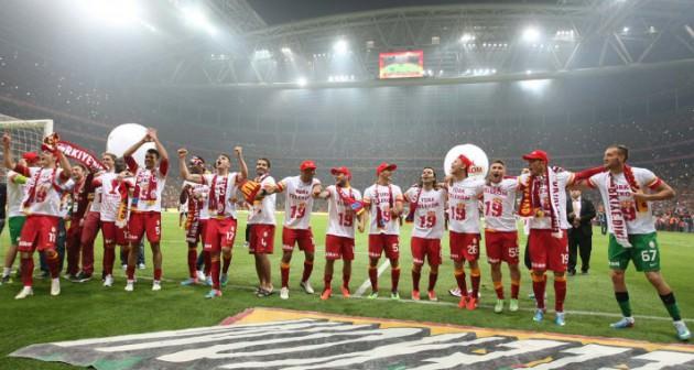 BILD (ALMANYA) *GALATASARAY ŞAMPİYONLUĞU KUTLUYOR