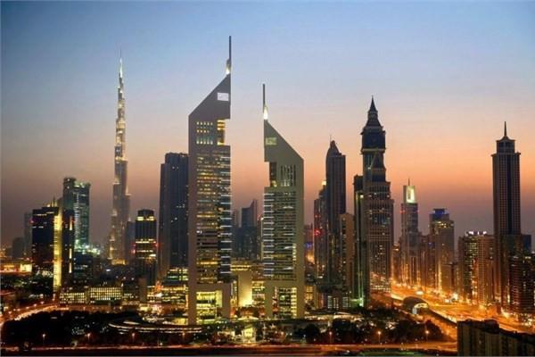 <p><strong>Jumeirah Emirates Tower - Dubai<br /></strong><br />Dubai'de yer alan otel 304 metrenin üzerinde yüksekliğe sahip.</p>