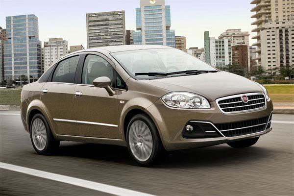 <p>Fiat, 2013 model Linea ve Linea Classic'de 2 bin, ticari aracı Fiorino Combi'de ise bin 500 liraya varan indirim yapıyor.</p>
