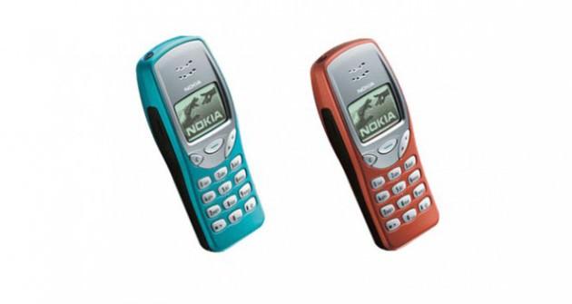 <p>Nokia 3210- Nokia, 1990’lı yıllarında sonundan ve 2000’li yılların ortalarına kadar küresel cep telefonu piyasasının belki de en önde gelen markasıydı. 3210, küçük ekranıyla milyonları saatlerce başına kilitleyen bir oyuna sahipti: Snake. Cep telefonuyla oyun oynama çılgınlığını başlatan 3210, Angry Birds’e uzanan yılların çıkış noktası oldu. Nokia, dünya genelinde tam 160 milyon 3210 satmayı başardı.</p>