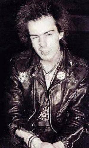 <p>1978 yılında sevgilisi Nancy Spungen'in ölü bedeni ile beraber derbeder bir halde bulundu. Sevgilisinin ölümü ile suçlanarak hapse konulan Sid, eroin komasına girince tadavi için serbest bırakıldı. 1979'da aşırı dozdan eroin kullanarak intihar ettiği iddia ediliyor.</p>