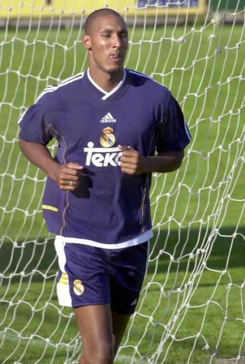<p><strong>Nicolas Anelka</strong><br />Arsenal'den Real Madrid'e: <strong>35 Milyon Euro</strong></p>