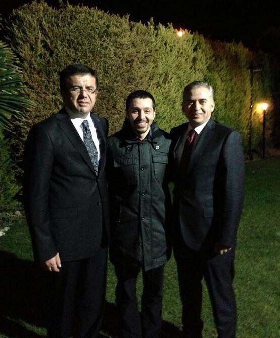 Başbakan Recep Tayyip Erdoğan'ın kabine değişikliğiyle Ekonomi Bakanlığı'na getirdiği Ak Parti Denizli Milletvekili Nihat Zeybekci, tütün tarlasında geçen zorlu çocukluk yıllarının ardından Türkiye ekonomisinin dümenine geçerek azmin örneği de oldu