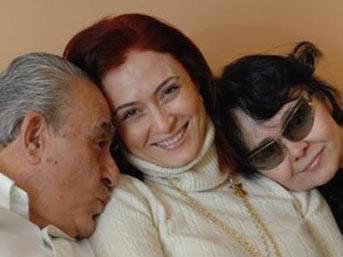 Kendi anlatımışla başına gelenler korkunç:"Göz hizam ile burnum birbirinden ayrılıyor. Burnum kırılıyor, üst çenem kopuyor. Elmacık kemiklerim unufak oluyor."O halde görenler genç kadının öldüğünü sandı. Sonra nefes aldığı fark edilince yaşadığı anlaşıldı ve hastaneye götürüldü. Bir kaç hastane sonunda kabul edip onu aldı.