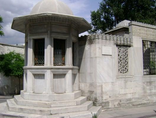 <p>Mi'mar Sinan Türbesi</p>
<p>Süleymaniye Mahallesi Fetva Yokuşu Sokak Süleymaniye - Eminönü - Fatih</p>