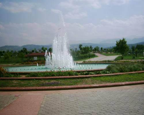 <p>İnegöl Nüfusu: 162.000 Bağlı olduğu il: 208.314</p>