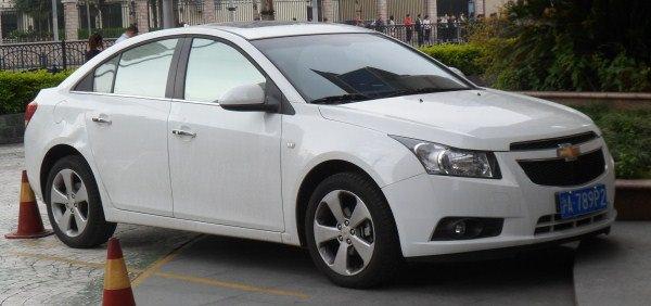 <p>Chevrolet Cruze Sedan ve Hatchback modellerinde 37,510 TL`den başlayan fiyatlar ve 8,000 TL indirim seçeneği sunuyor.</p>