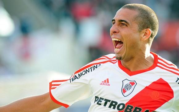 43. David Trezeguet 20 milyon euro