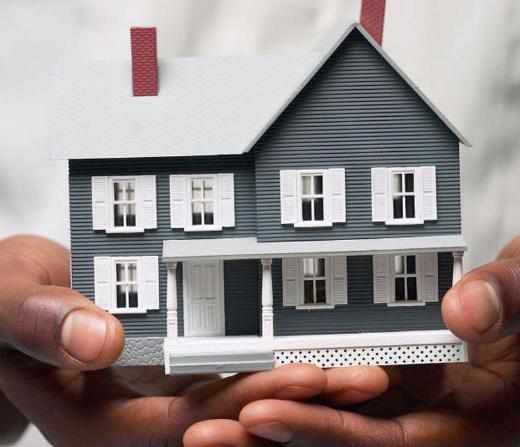 Özellikle risk oranı yüksek olan işyeri dışında yapılan sözleşme, mesafeli sözleşme ya da devre tatil sözleşmelerinde cayma hakkı süreleri uzatılıyor. Örneğin devre tatillerdeki 10 günlük cayma hakkı süresi 14 güne, kapıdan satışlar ve mesafeli satışlardaki 7 günlük cayma hakkı süreleri de 14 güne çıkarılarak tüketicilere daha ileri düzeyde koruma sağlanıyor. Diğer taraftan mevcut düzenlemede cayma hakkının olmadığı ön ödemeli konut satışları ve tüketici kredilerinde de tüketicilere 14 gün, taksitli satışlarda ise 7 günlük sebepsiz cayma hakkı getiriliyor.