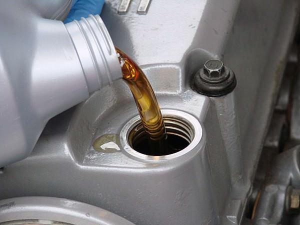 <p>Ayrıca motorunuzun daha verimli olması için hava, yakıt ve yağ filtrelerini düzenli olarak değiştirmeli, motor sıvılarını kontrol ettirmelisiniz. Tüketimin artmaması için egzoz sisteminizin de sağlıklı olması gerekiyor</p>