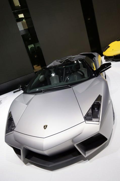 <p>8- Lamborghini Reventon Roadster – 1,56 milyon dolar</p>