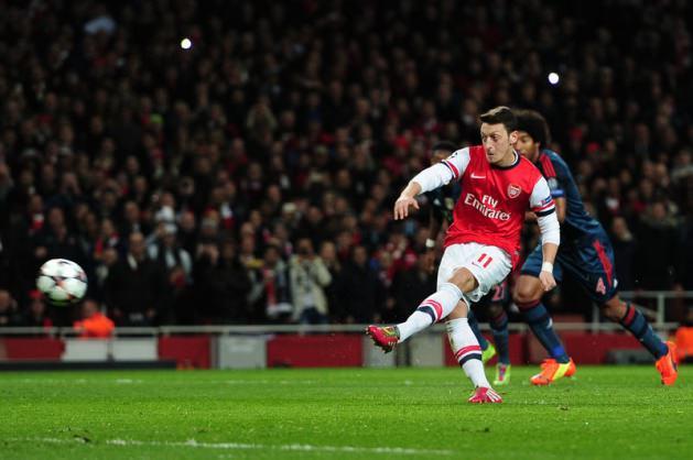 <p>Arsenal</p>
<p>Arsenal forma sponsoru Puma'dan yıllık 35,8 milyon Euro, göğüs reklamı aldığı Fly Emirates'ten yıllık 35,8 milyon Euro kazanıyor.</p>