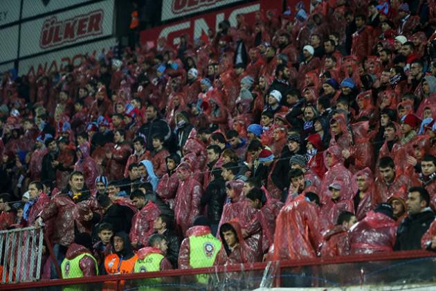<p>Manisa: %36 FB - %35 GS - %20 BJK</p>