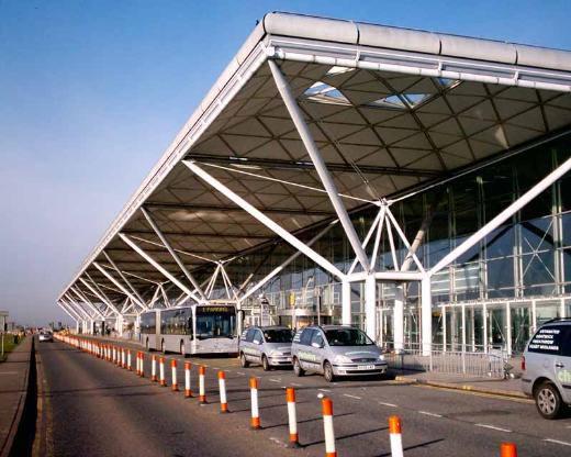 <p>Londra Stansted Havalimanı - İngiltere</p>