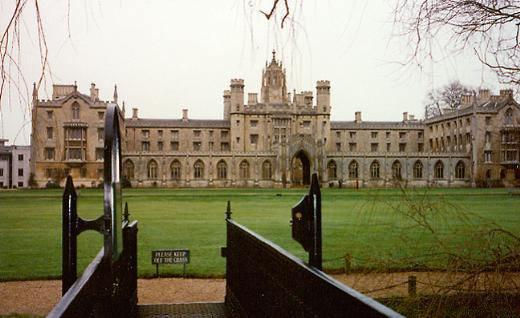 Cambridge Üniversitesi  Ülkesi: Birleşik Krallık  Puanı: 81.3 