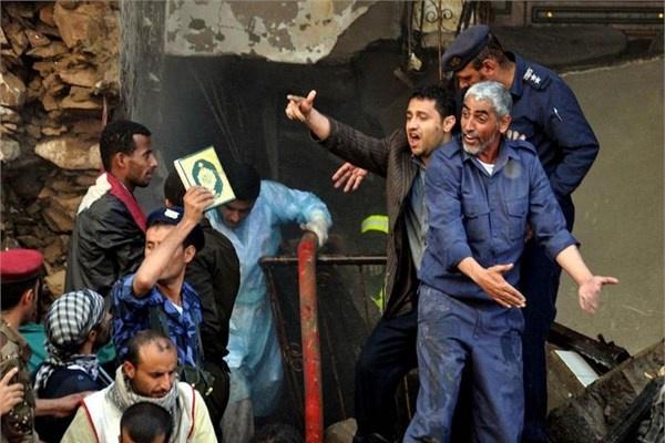 Yemen’in başkenti Sana’nın merkezinde bulunan bir binanın üzerine askeri uçak düşmesi sonucu 9 kişi ölmüş, 15 kişi yaralanmıştı. 19/02/2012