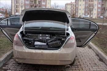 <p>Arabanız üzerinde gereksiz yük veya bagajınızın sürekli dolu olması, insanlarda nasıl ağır bir şey taşıdığında ekstra çaba sarf etmesine ve yorulmasına yol açıyorsa otomobiliniz için de bu geçerli.</p>