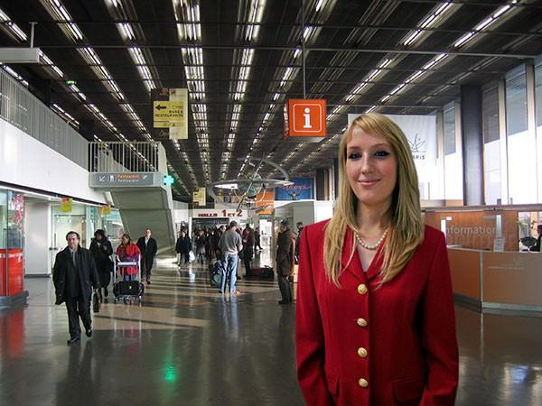 <p>Kabin görevlilerinin %72’si, First Class’ta uygun koltuk bulunduğu takdirde, tek başına seyahat eden yolcuları bu bölüme geçirme ihtimallerinin daha yüksek olduğu söylüyor.</p>
