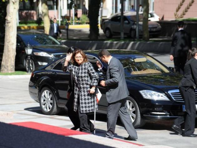 <p>Eski Aile ve Sosyal Politikalar Bakanı Fatma Şahin'in makam aracı Mercedes</p>