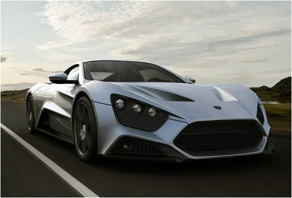 Zenvo ST1: Danimarka menşeli otomobil V8 motor ile 1,250 hp güç üretirken 100 kilometreye ise 2,9 saniyede ulaşıyor. Otomobilin fiyatı 1,8 milyon dolar.