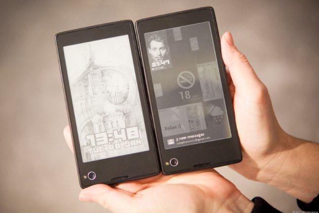 <p>Tablet ve akıllı telefonlarda "ikinci ekran" devrimi başladı. YotaPhone bu alanın öncülerinden oldu.</p>