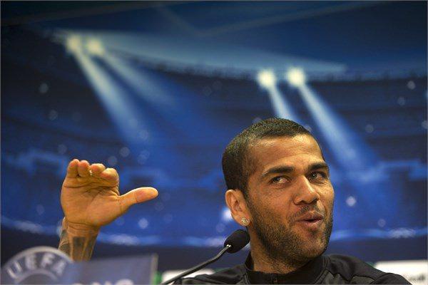 <p><strong>Dani Alves</strong></p>
<p>Brezilyalı oyuncu, taklitçiliği ve rakiplerine karşı sert oyunu nedeniyle sevilmiyor.</p>