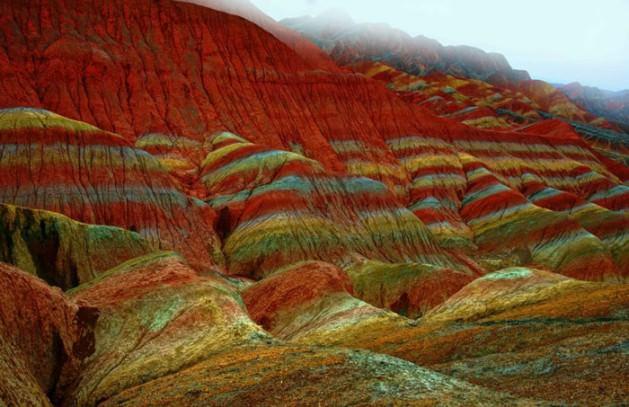 <p>Dünya Mirası Komitesi, 1 Ağustos 2010’da Brezilya’da yaptığı toplantıda Daşia tepelerini dünya mirası listesine almaya karar verdi. Çinliler “dünyaca ünlü UNESCO jeoparkı” olarak nitelendirdikleri bu bölgeyle gurur duyuyor.</p>
