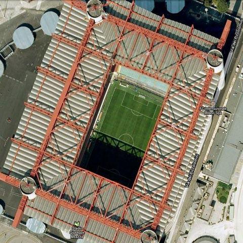 <p>İtalya - İnter- Guiseppe Meazza Milan - San Siro</p>