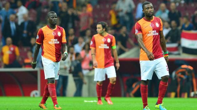 <p>Erol Köse: 6saray Kendi sahasında bu kadar gol yiyorsa ve oyuncuları 3 kişi hariç zaten yabancıysa kimse ultraslan falan demesin mikrokedi oldu GS #otursifir</p>