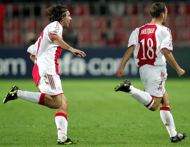 <p>Bir süre Ajax'ın alt takımlarında oynayan Wesley, teknik direktör Ronald Koeman tarafından ilk olarak 2002'de A Takım formasını aldı.</p>