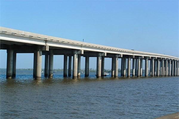 <p><span id="title" class="title">ABD</span></p>
<p id="summary">Louisiana’da yer alan Manchac Köprüsü’nün toplam uzunluğu 36,6 km ve dünyanın en uzun dört köprüsünden biri.</p>