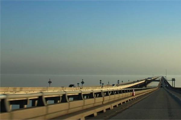<p><strong>ABD</strong></p>
<p>Louisiana'da yer alan Manchac Köprüsü'nün toplam uzunluğu 36,6 km ve dünyanın en uzun dört köprüsünden biri.</p>