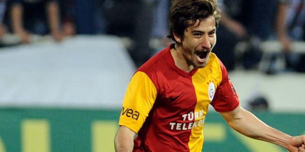 <p><strong>3 - Aydın Yılmaz</strong><br /><br />Galatasaray ile sezon başında anlaşamayan ve kariyerine yurt dışında devam etmek isteyen Aydın Yılmaz'ın çabaları sonuç vermemişti. Yurt dışı transferi yapamayan Aydın Yılmaz, Fatih Terim'in de isteği ile yeniden Florya'ya dönmüştü. Mancini'nin Juventus maçından önce 'taktik' gereği ilk 11'de görev verdiği Aydın Yılmaz'ın ara transfer döneminde takımdan kiralık olarak gönderilmesi bekleniyor.</p>