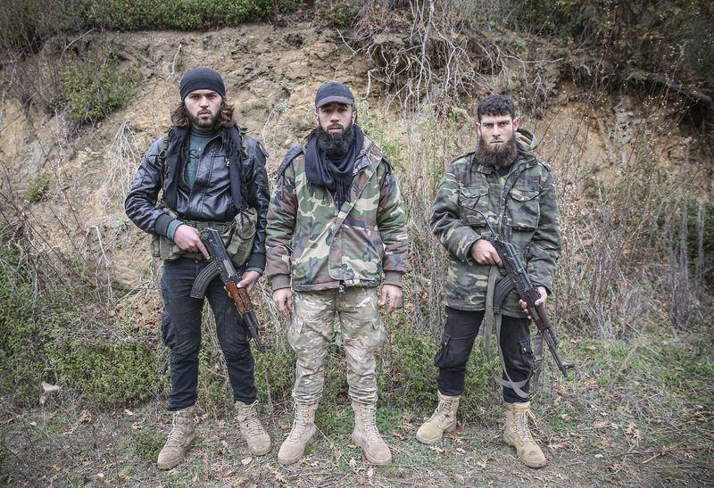 <p>Zaten bunlar 1982'den beri DHKP-C Suriye topraklarında Esed'in yanında barınıyor. Aynı şekilde şii milisleri de Bayırbucağımıza saldırıyor. Çok şükür Allah'ın rahmeti yetiyor bize. Sırtımızı Allah'a dayadık. Bu topraklar Türkmenlerindir. Burası sonuna kadar Türkmenlerin ocağı olarak kalacak.</p>
