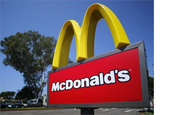 Fast-Food devi McDonald’s, 90 milyar dolarlık marka değeriyle sıralamada dördüncü dırada yer alıyor. Şirket geçen yıl da aynı sıradaydı.