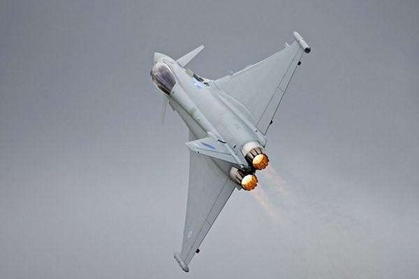 <p><strong>Eurofighter Typhoon</strong><br />Avrupalı ülkelerin ortaklaşa geliştirdiği Eurofighter, Brezilya hava kuvvetlerinin açtığı ihalede F-18 Super Hornet ile rekabet ediyor.</p>