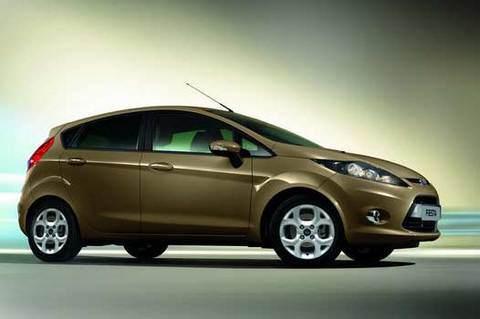 FORD'TAN 'GÜNDE 19 TL'YE' OTOMOBİL FIRSATI Fiesta Trend 5K 1.25i 82 PS ve Transit Connect K210S 1.8 TDCi 75PS modelleri günde 19 TL, Focus Trend 5K 1.6i 125PS ve C-MAX Trend 1.6i 125 PS modelleri günde 29 TL, Mondeo Trend 4K 1.6 TDCi 115PS günde 39 TL'den başlayan fiyatlarla ve 60 ay vadeyle satışa sunuluyor.  Ford Transit minibüslerde 48 bin TL'ye 24 ay vade ve yüzde ''0'' faiz, diğer Transit modellerinde ise 18 bin TL'ye 18 ay vade ve yüzde ''0'' faiz avantajı tanınıyor. 