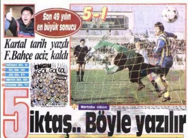 “Kadıköy’de tarihi fark” FB 1-5 BJK Wilson perdeyi açtı, Oğuz kapattı, Metin-Ali-Feyyaz yırttı. 1990 yılında Kadıköy’de ezeli rakiplerin buluşmasında Beşiktaş Fenerbahçe’yi süpürüp maçı 5-1 kazanırken, derbi tarihinin en farklı galibiyetlerinden birine imza atıyordu. 